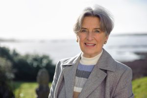 14-5 Ann utanför Doon House Foto Aoife Herriott 2023
